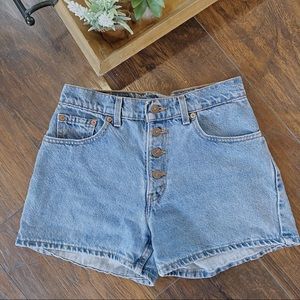 Levi’s Denim Shorts mom shorts/ boho/ cali